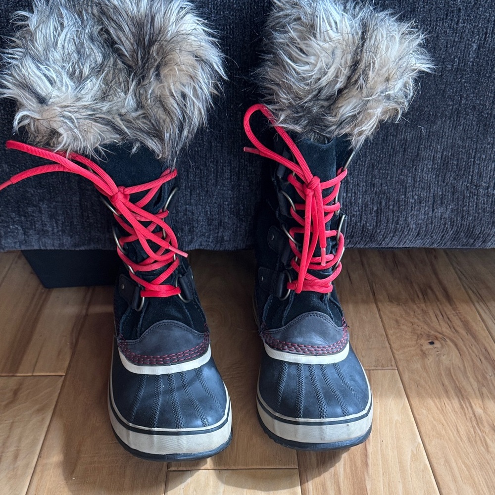 Sorel Joan of Arctic Black and Red Winter Boots